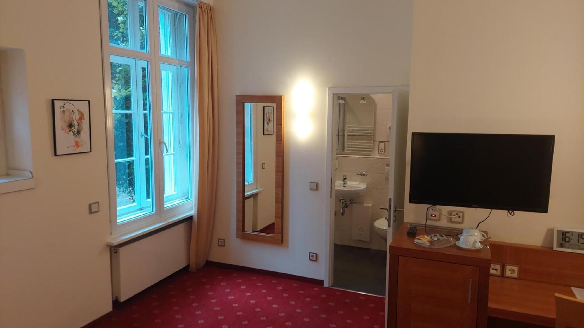Die Villa, Zimmer 17, Dz Леверкузен Екстер'єр фото